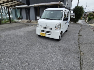 玄関の目に停められます