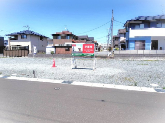 南側道路に面しています。