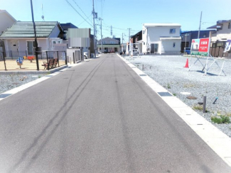 公園や小学校が近くにあり、子育て世代にも嬉しい立地です♪