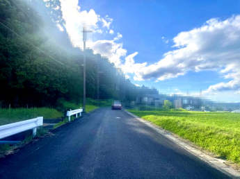 【前面道路含む現地写真】