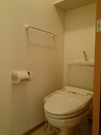 コンパクトで使いやすいトイレです