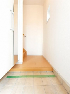 シンプルで使いやすい玄関です