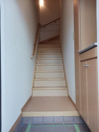 収納もある玄関です