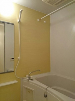 コンパクトで使いやすいお風呂です