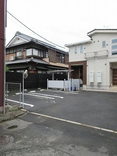 駐車場に車を止められます