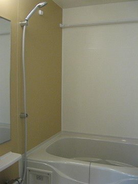 コンパクトで使いやすいお風呂です