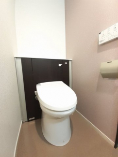 清潔感のあるトイレです