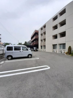 駐車場に車を止められます