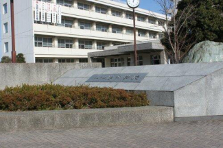 松山市立 椿中学校まで956m