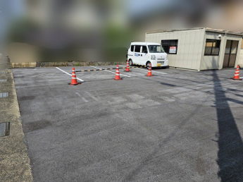【駐車場】