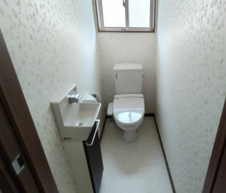 ２階にもトイレあります(^^)