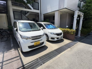 駐車場があるので、車を買う予定の方も安心です