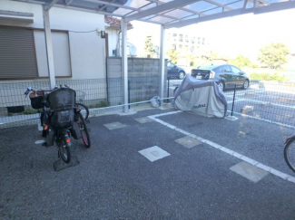 屋根付き駐輪スペースです