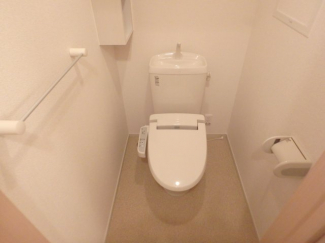 コンパクトで使いやすいトイレです
