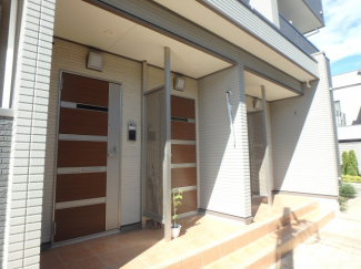 入口はこのような感じになっております。