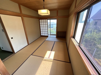 ゆったりとくつろげる和室です