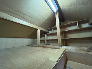 屋根裏収納