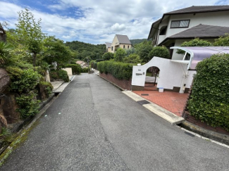 【前面道路含む現地写真】