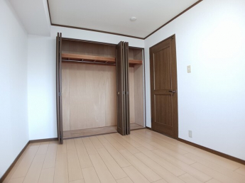 【寝室】