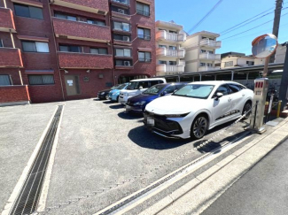 【駐車場】