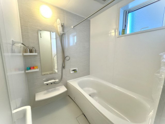 一日の疲れを癒すバスルーム／浴室乾燥機付き♪