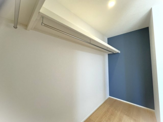 主寝室にはウォークインクローゼット♪