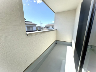 雨天時の洗濯も安心のルーフバルコニー♪