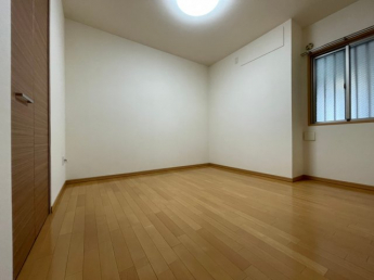 【寝室】