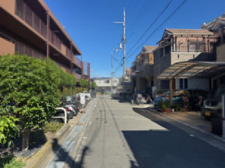 【前面道路含む現地写真】