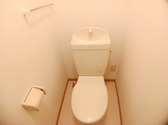 シンプルで使いやすいトイレです