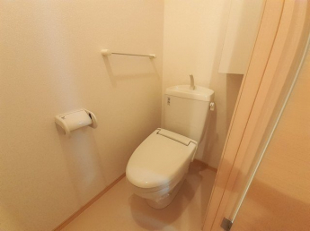 ゆったりとした空間のトイレです