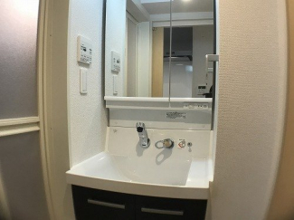 コンパクトで使いやすい洗面所