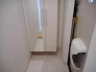シンプルで使いやすい玄関です