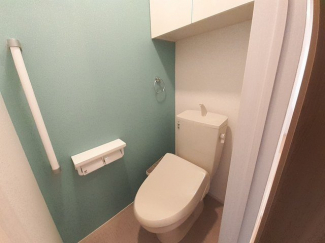 ゆったりとした空間のトイレです