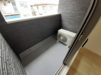 外からの目が気にならないバルコニーで洗濯物が干せます