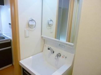コンパクトで使いやすい洗面所