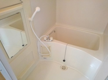 落ち着いた空間のお風呂です