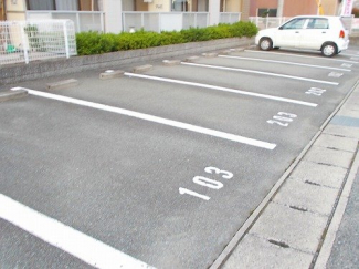 駐車場に車を止められます