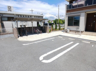 駐車場があるので、車を買う予定の方も安心です