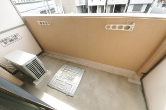 開放的で明るい空間を演出してくれるバルコニーです