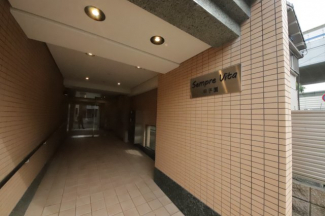 毎日通るエントランスはこのようになっています