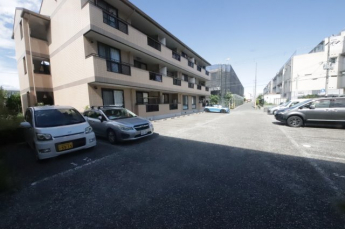 駐車場に車を止められます