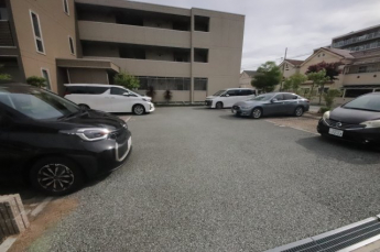 駐車場に車を止められます