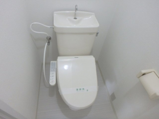 コンパクトで使いやすいトイレです