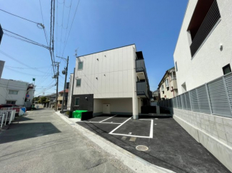 【駐車場】