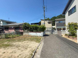 東側道路です。