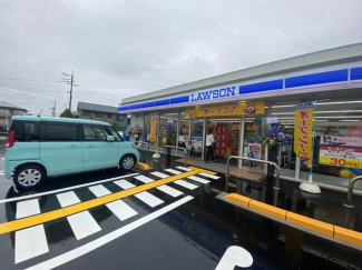 ローソン松山平田店まで923m