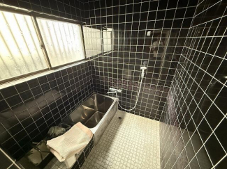 松山市食場町の一戸建ての画像