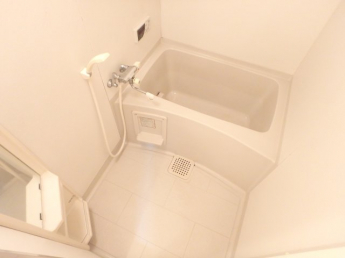 ゆったり過ごせるお風呂です