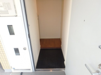 シンプルで使いやすい玄関です